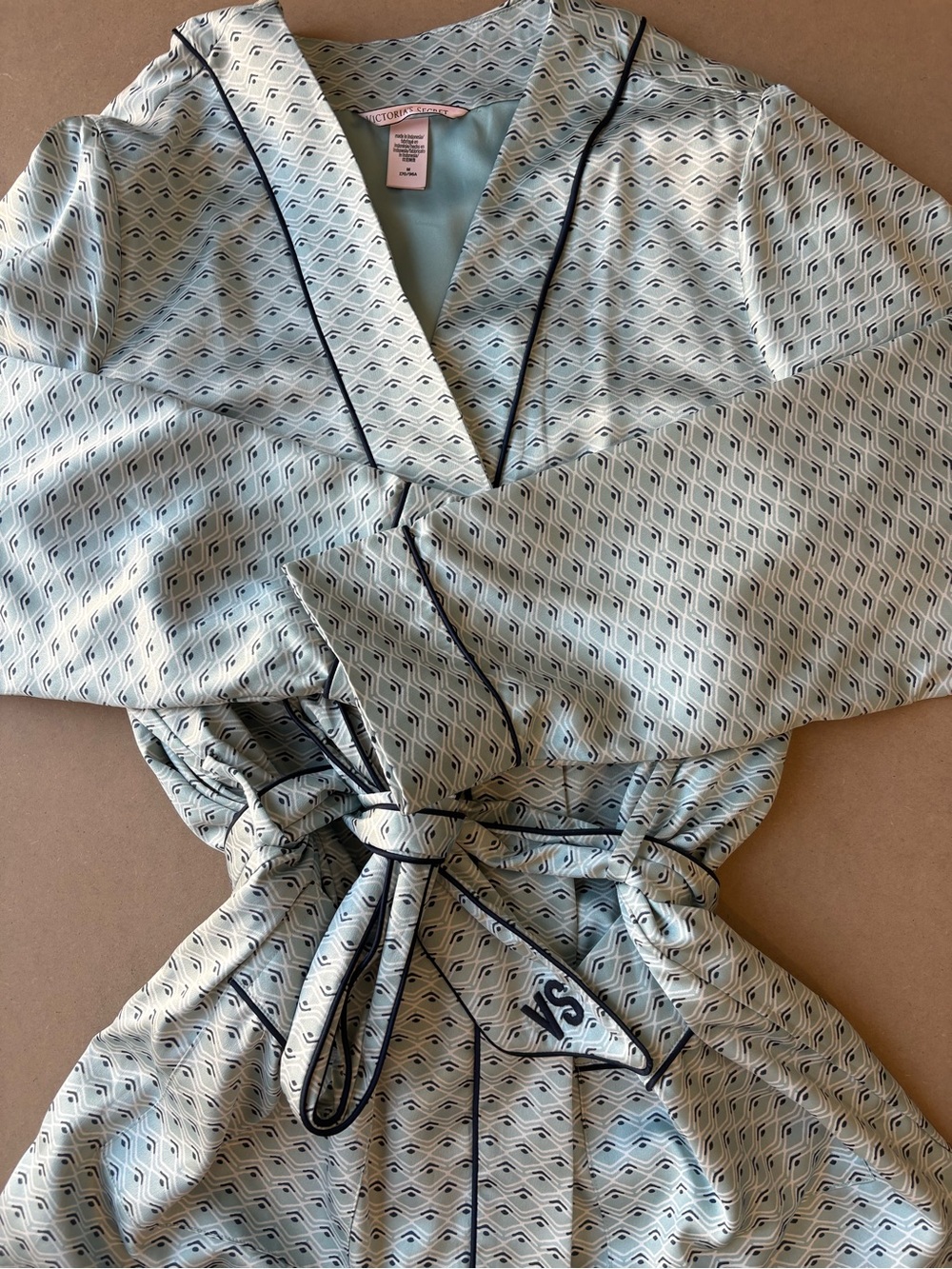 Victoria’s Secret Blue Patterned Short Robe — Size M - Picture 2 of 4